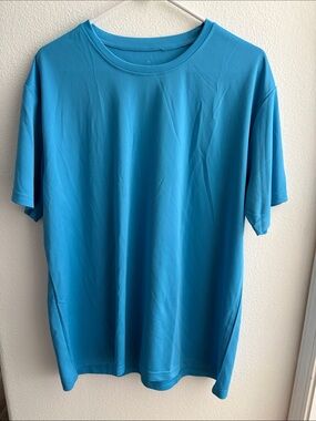 Classic Men's Crew Neck T-Shirt in Bright Blue